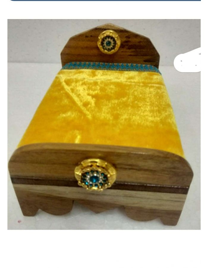 Laddu Gopal Bed With Mattress 6×4 Inches Yellow