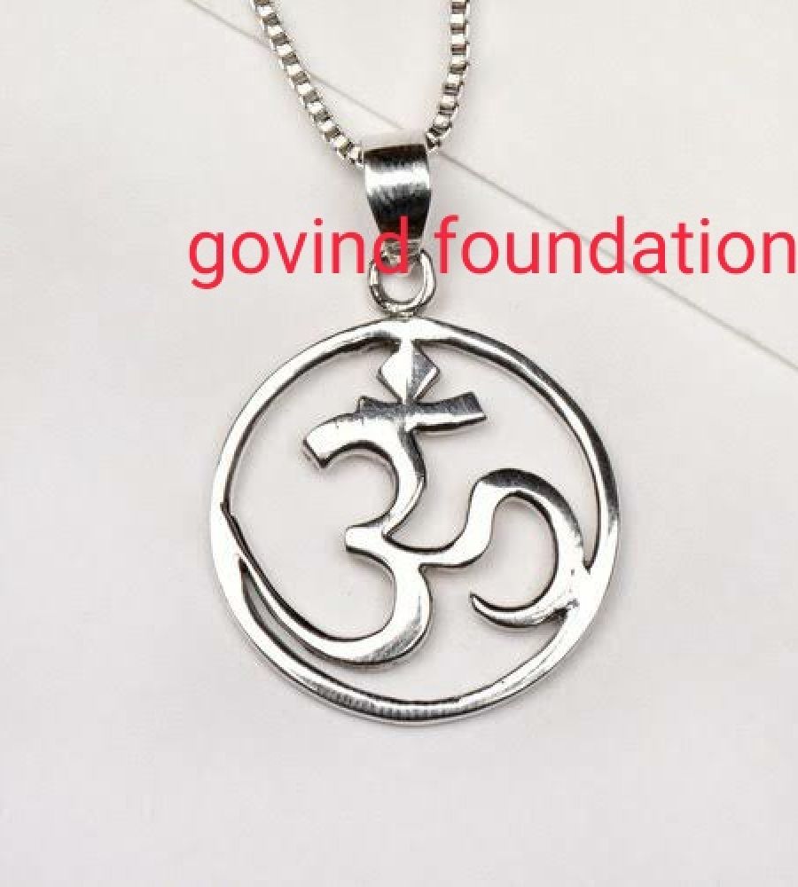 Om locket silver om locket in round shape